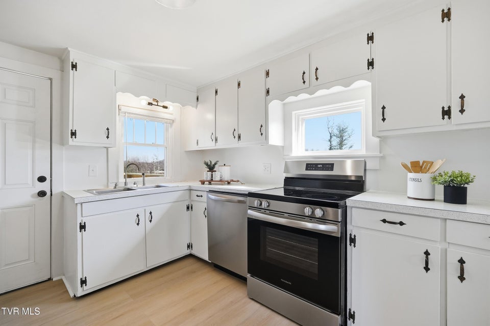 Photo #10: 1501 Ben Gamble Road