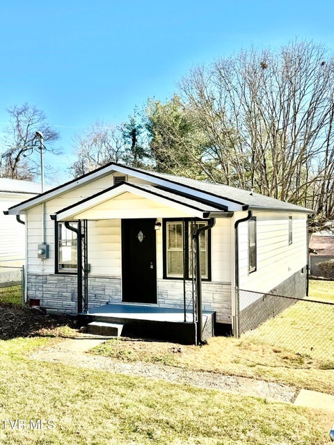 Photo #2: 2616 Park Avenue