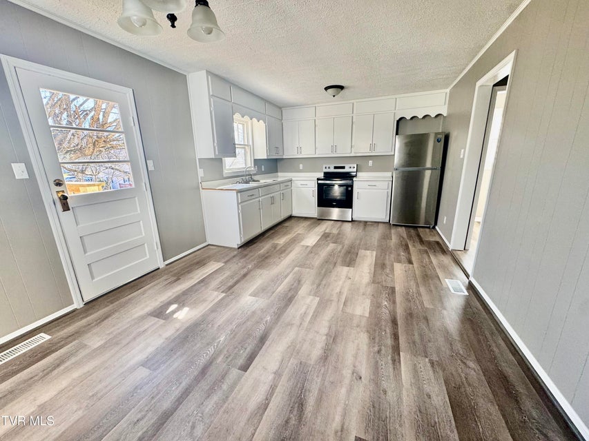 Photo #4: 2616 Park Avenue