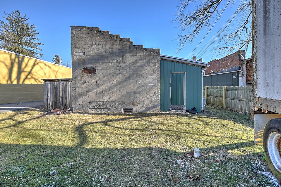 Photo #8: 208 Town Square Street