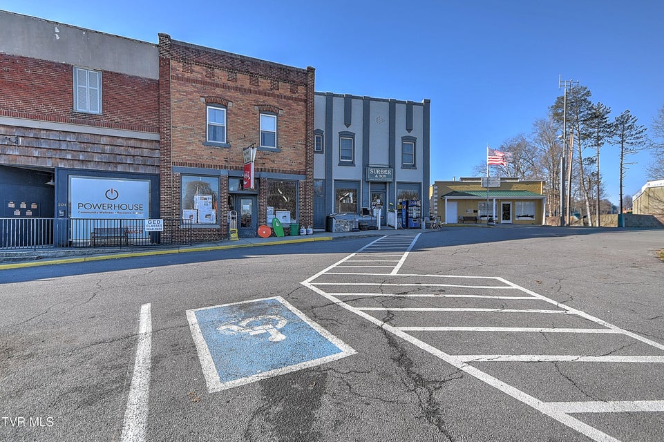 Photo #9: 208 Town Square Street