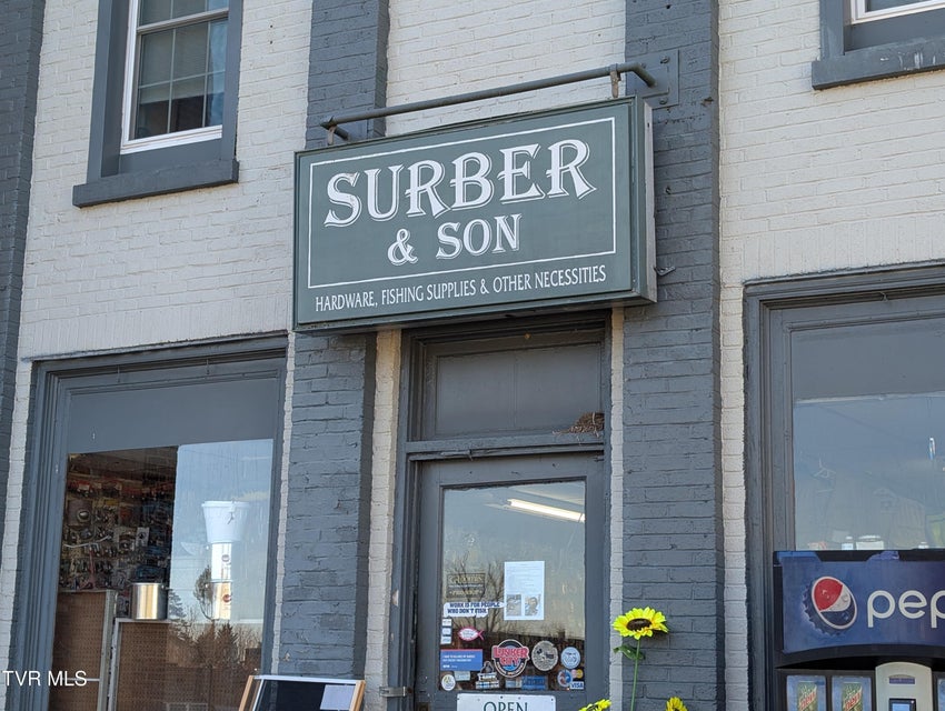 Photo #10: 208 Town Square Street