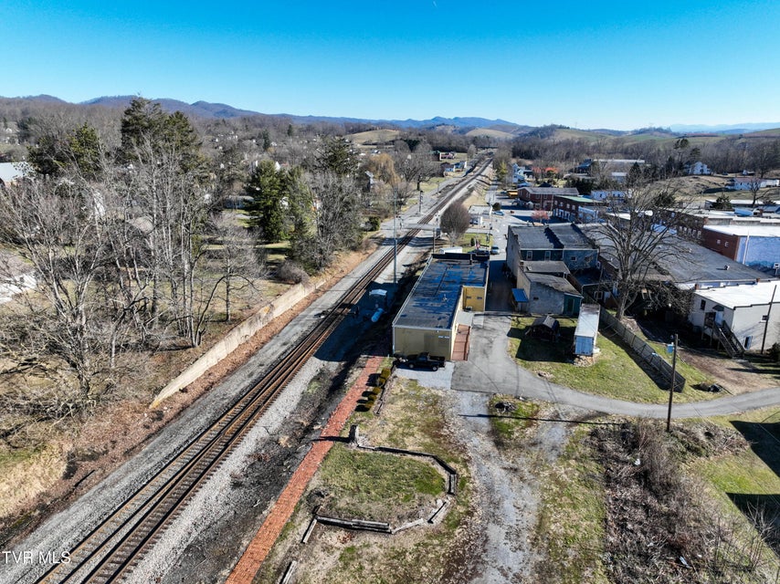 Photo #32: 208 Town Square Street