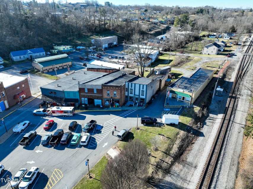 Photo #39: 208 Town Square Street