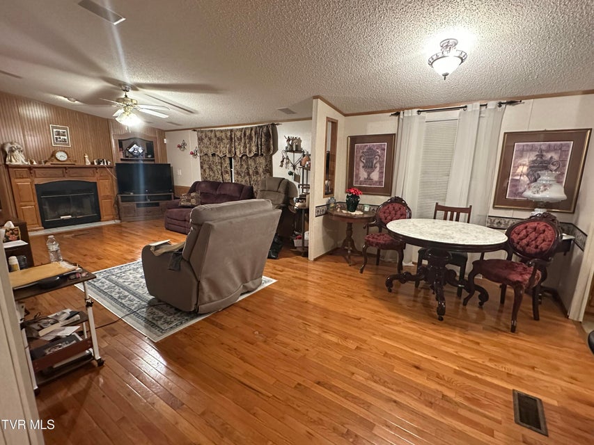 Photo #9: 3922 Tate Springs Road