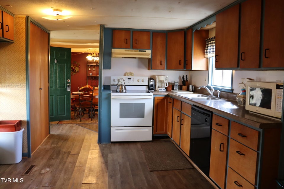 Photo #38: 154 Old Stone Drive