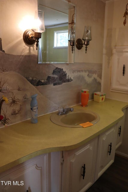 Photo #32: 154 Old Stone Drive