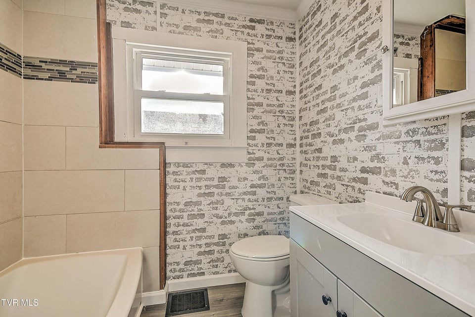 Photo #16: 410 Highland Road