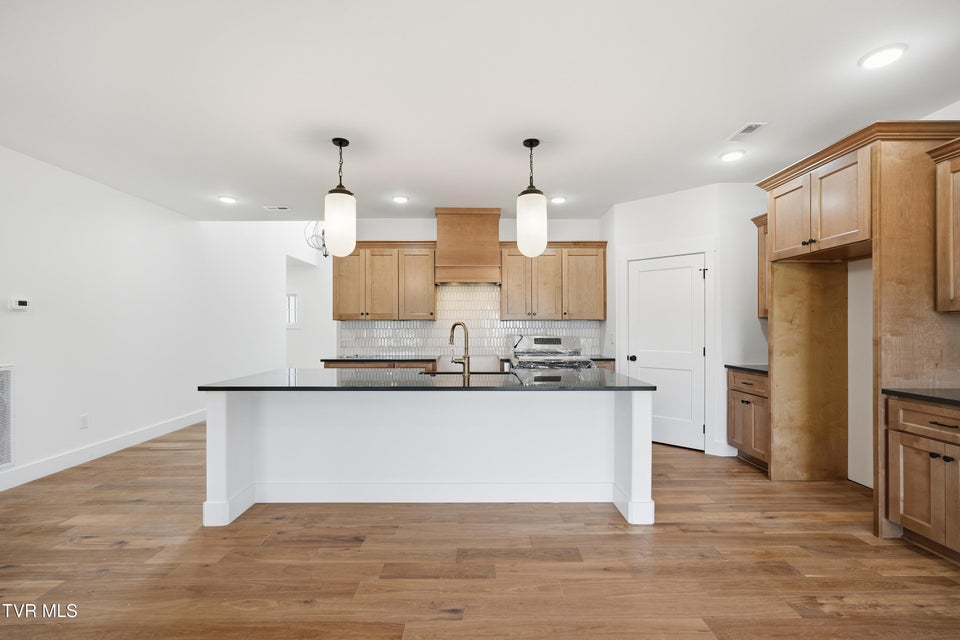 Photo #13: 20 Glaze Farm Way