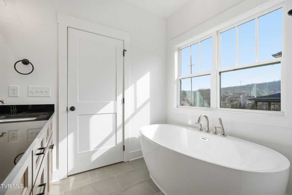 Photo #20: 20 Glaze Farm Way