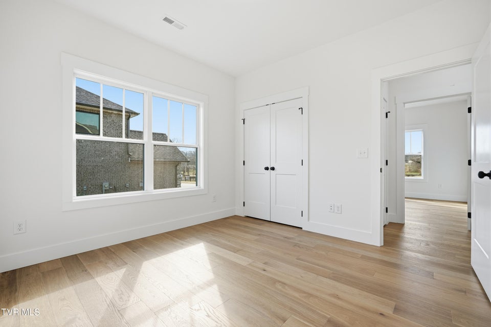 Photo #27: 20 Glaze Farm Way