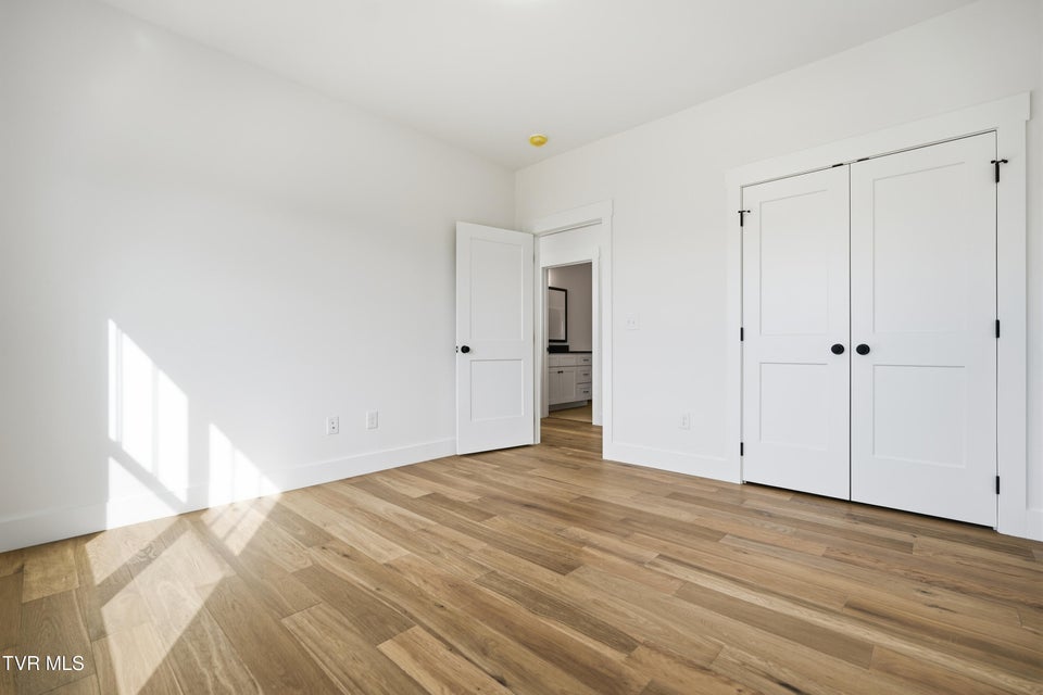 Photo #29: 20 Glaze Farm Way