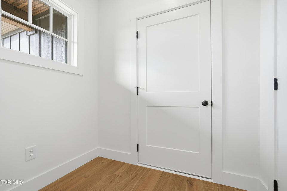 Photo #32: 20 Glaze Farm Way