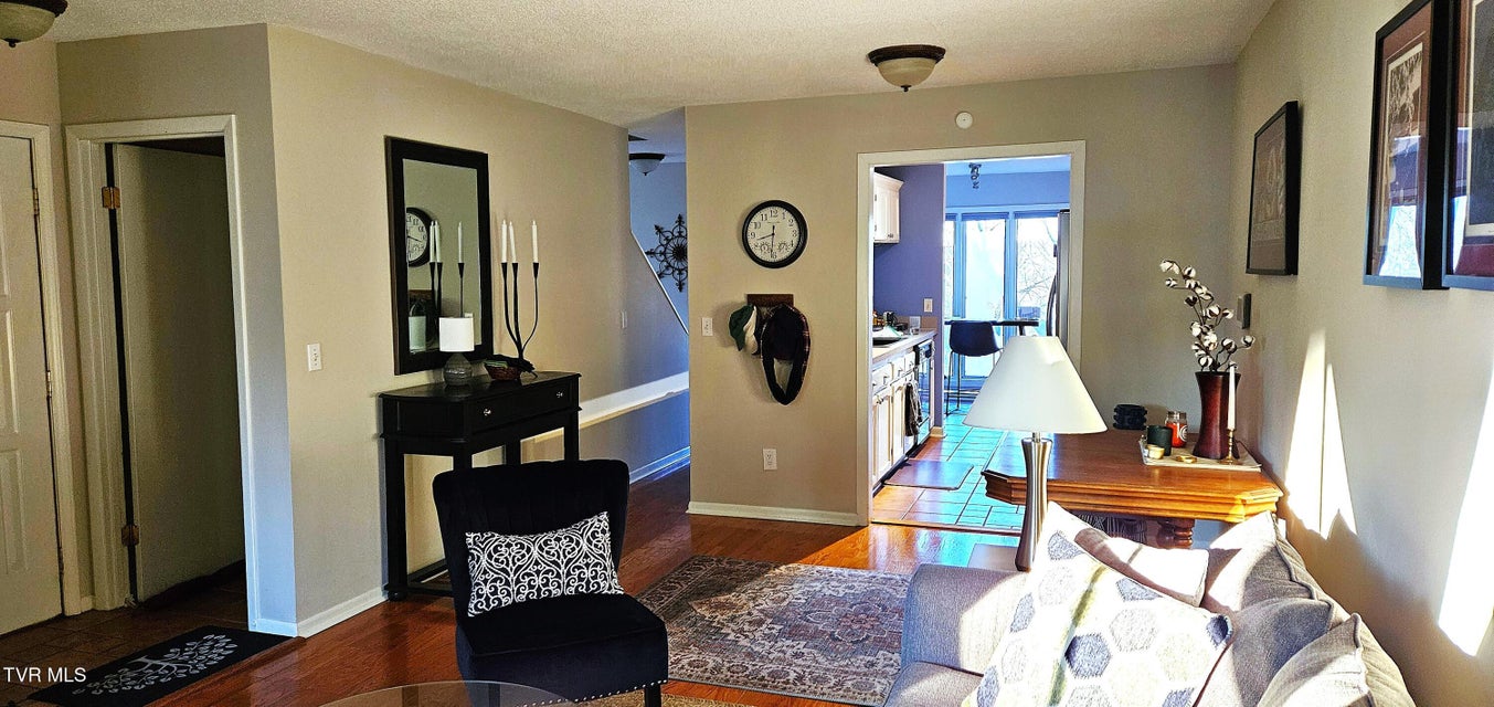 Photo #5: 323 Hickory Bluff