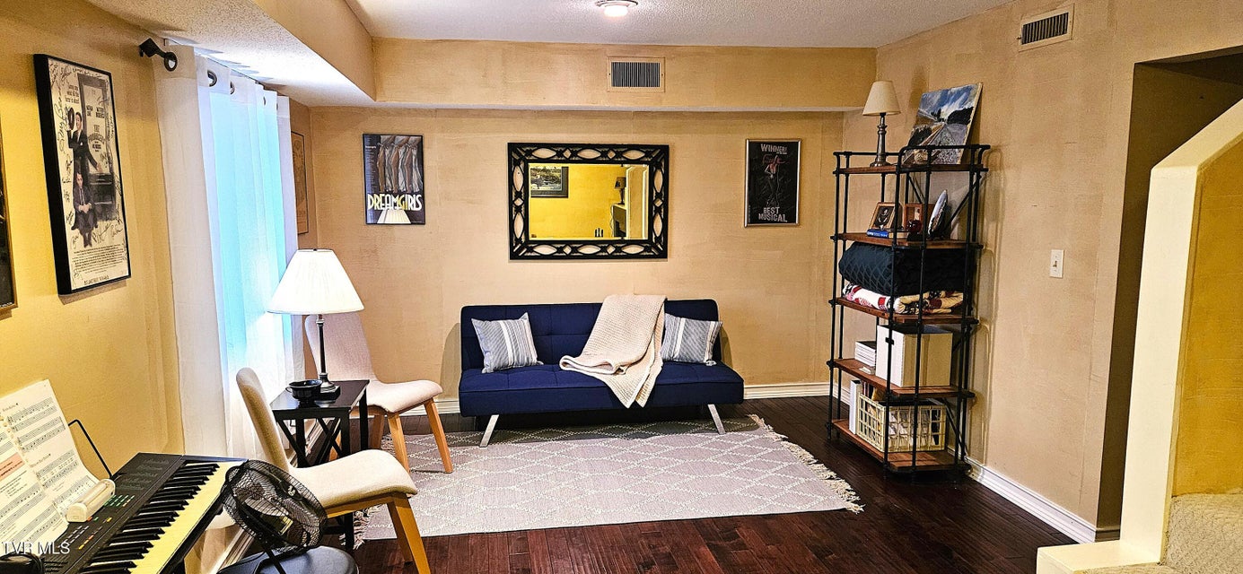 Photo #21: 323 Hickory Bluff