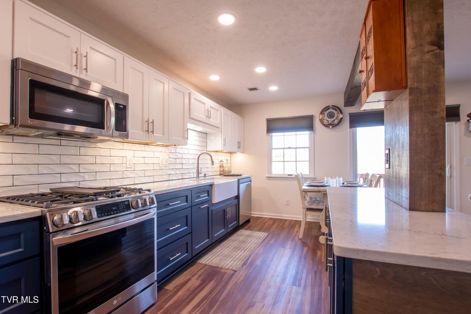 Photo #5: 420 Alexander Avenue