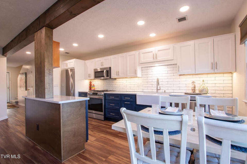 Photo #6: 420 Alexander Avenue