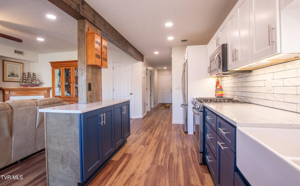 Photo #8: 420 Alexander Avenue