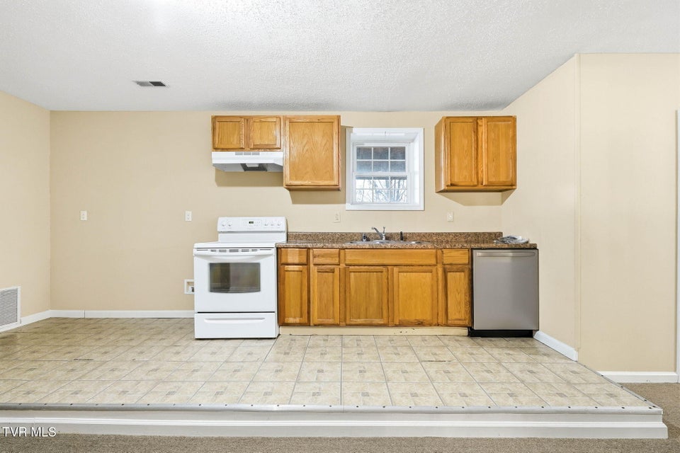 Photo #51: 1812 Boones Creek Road