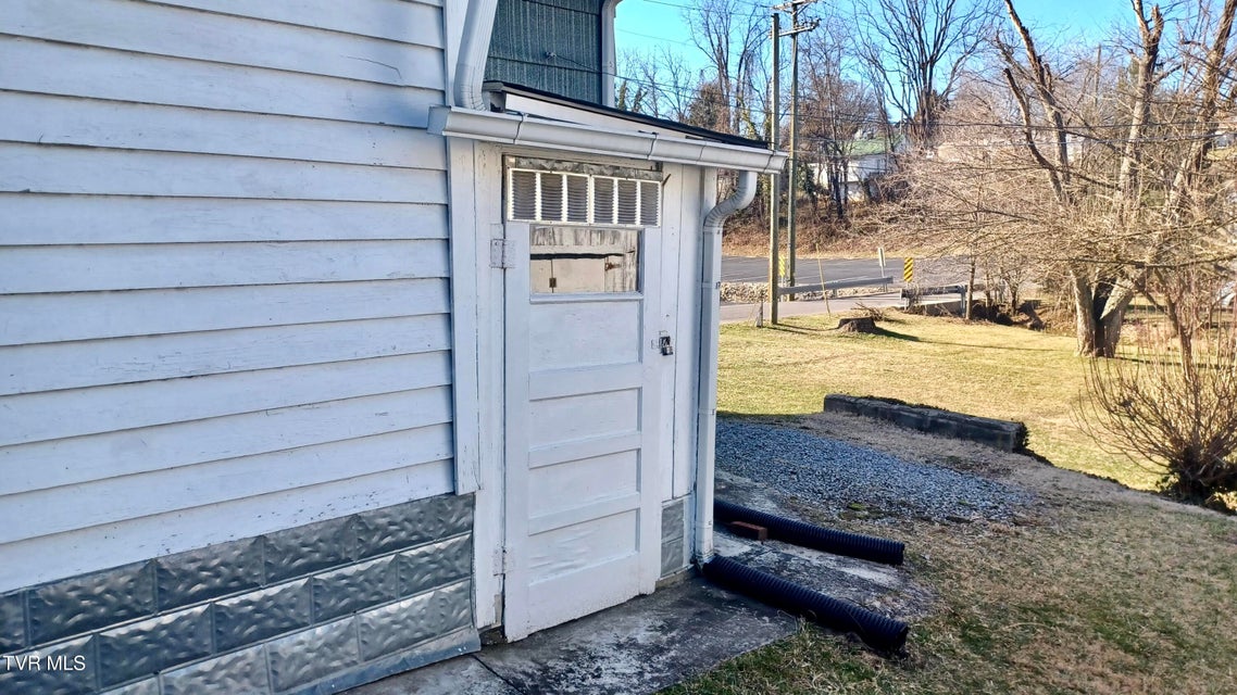 Photo #27: 209 Madison Street