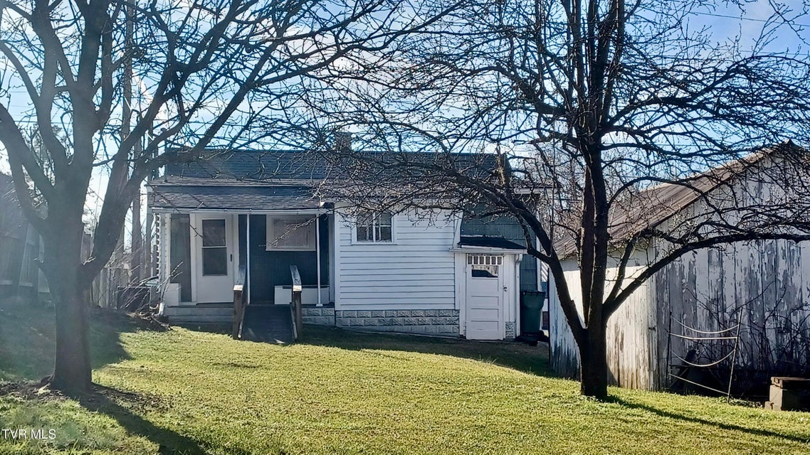 Photo #44: 209 Madison Street