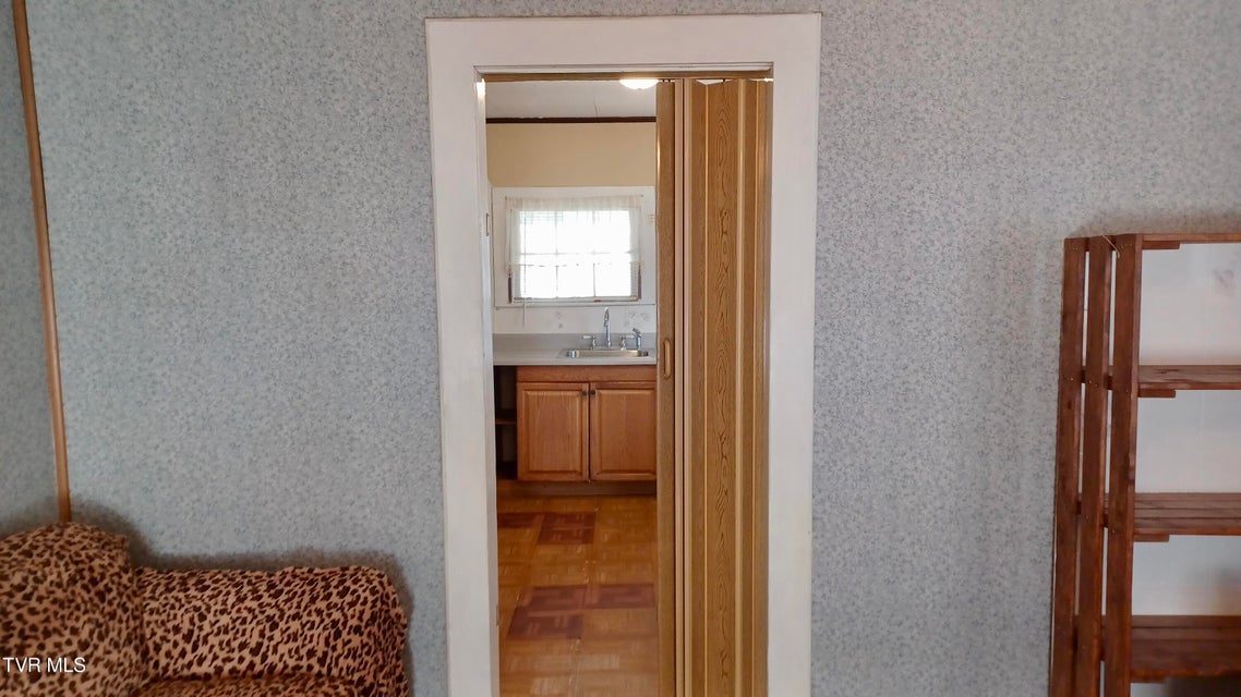 Photo #4: 209 Madison Street