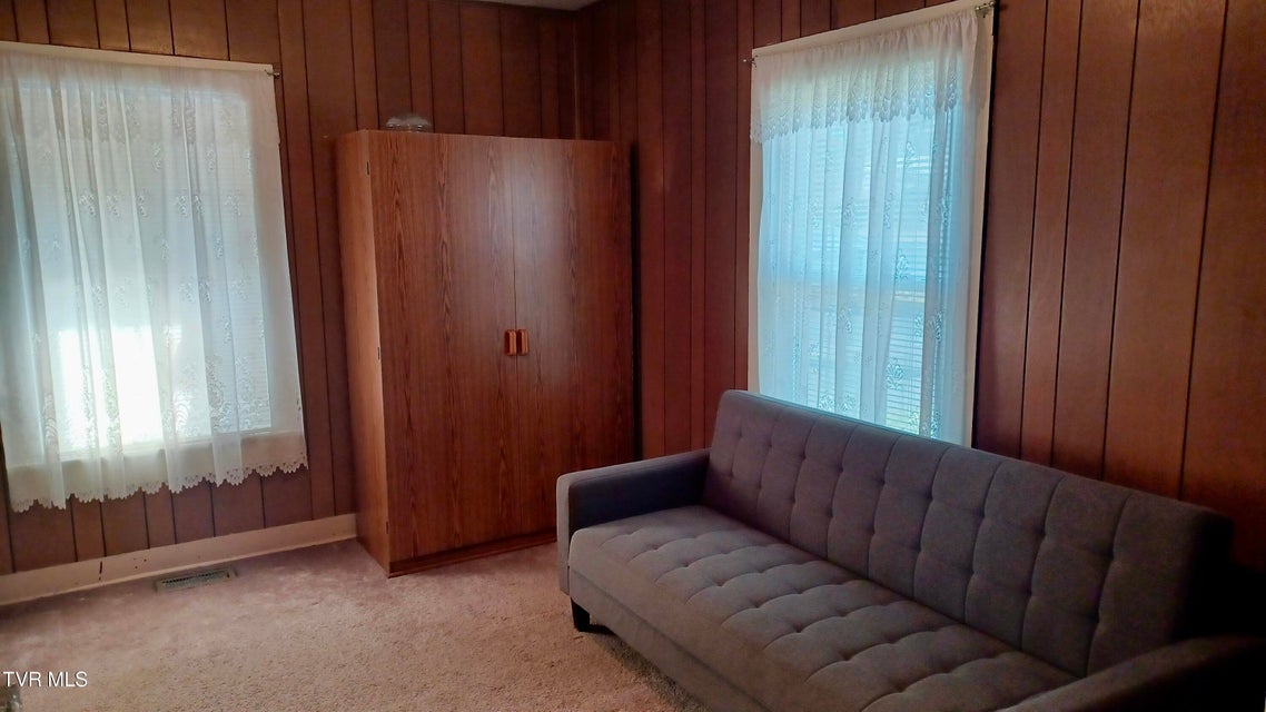 Photo #16: 209 Madison Street