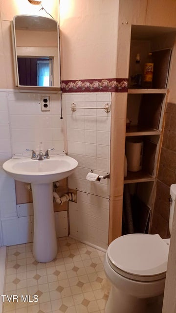 Photo #21: 209 Madison Street