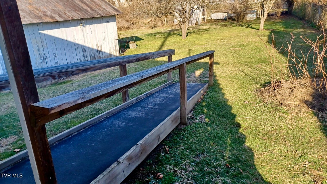 Photo #26: 209 Madison Street