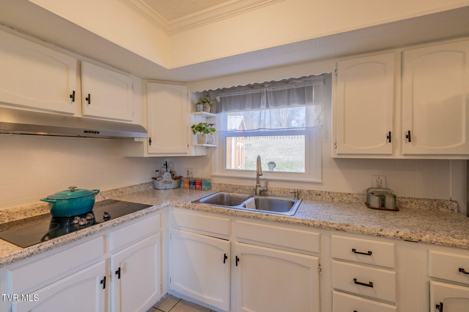 Photo #6: 3216 Brownlow Road