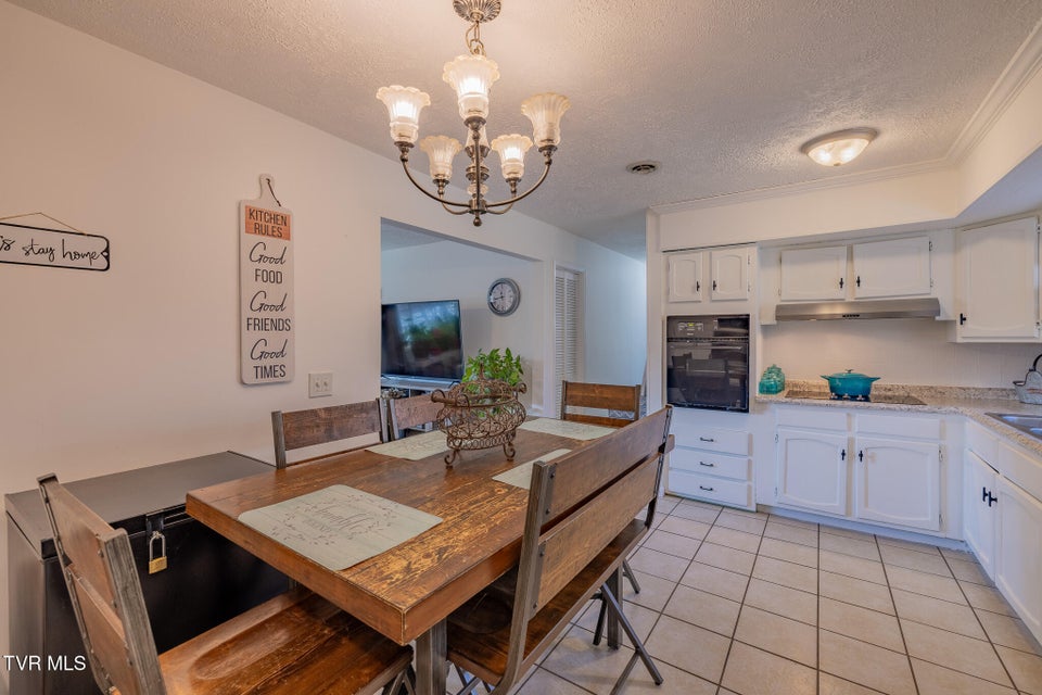 Photo #14: 3216 Brownlow Road