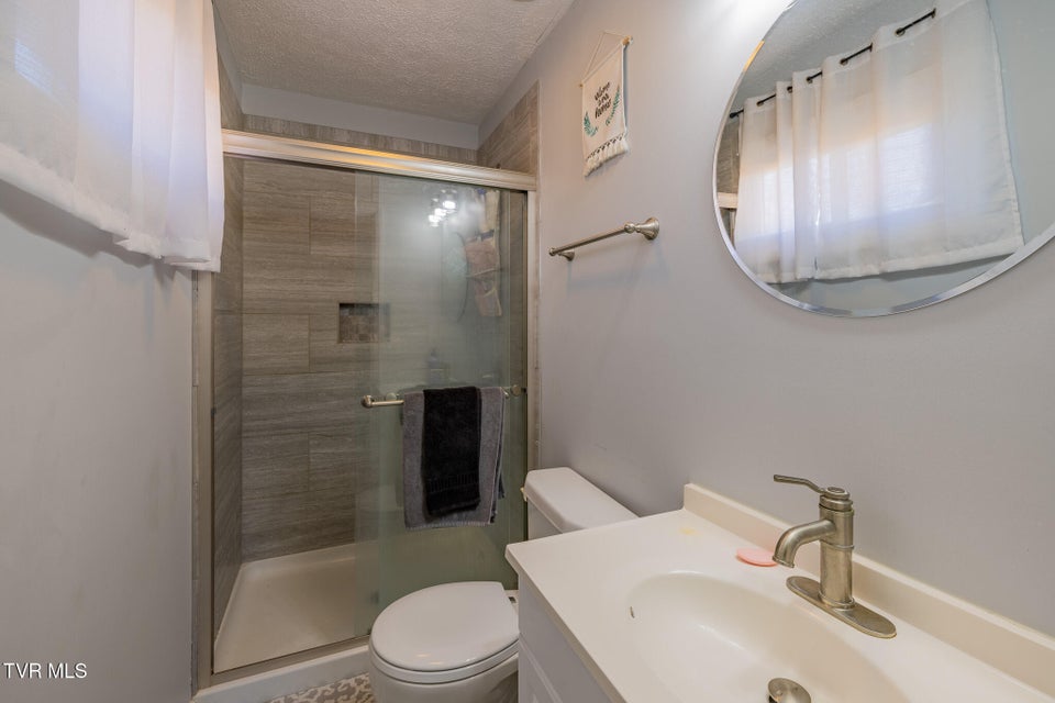 Photo #23: 3216 Brownlow Road