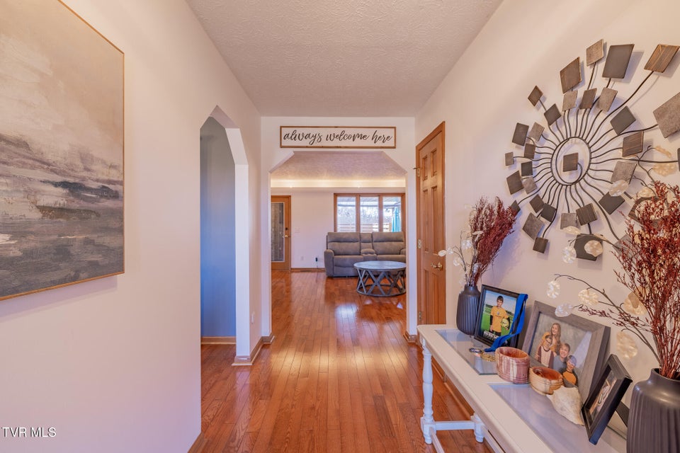 Photo #2: 1331 Bloomingdale Pike