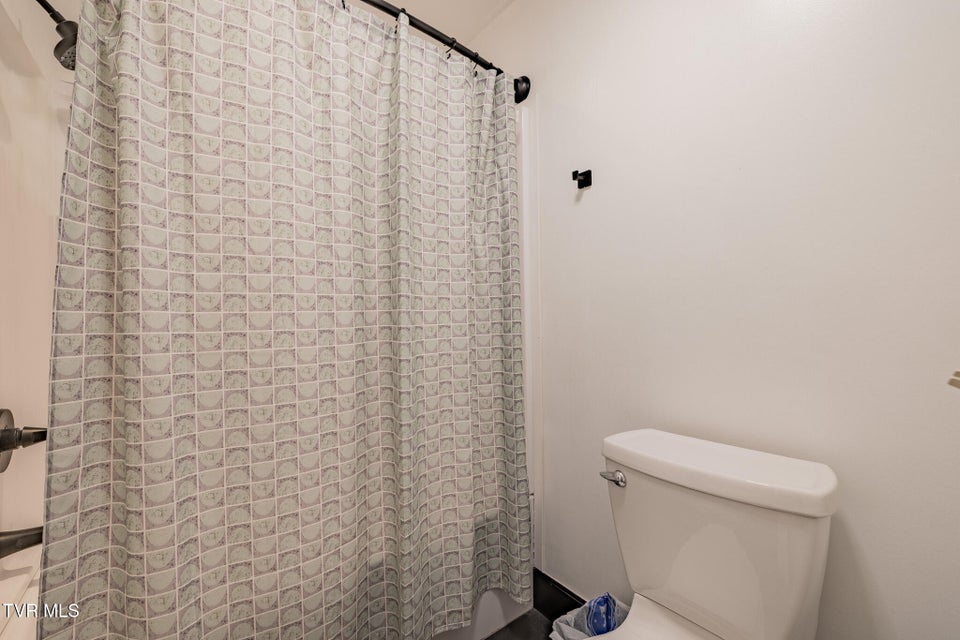 Photo #11: 1331 Bloomingdale Pike