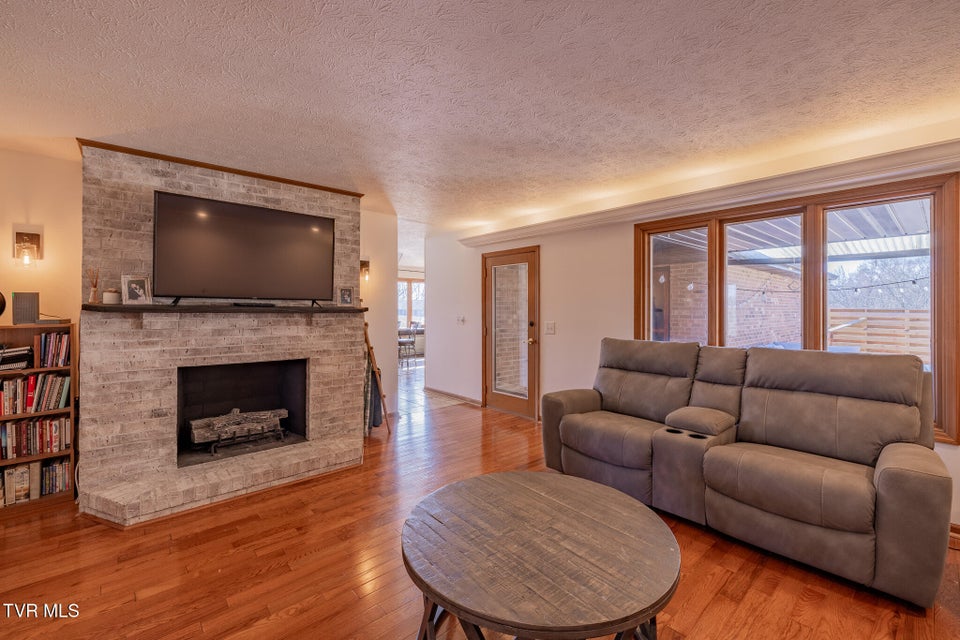 Photo #18: 1331 Bloomingdale Pike