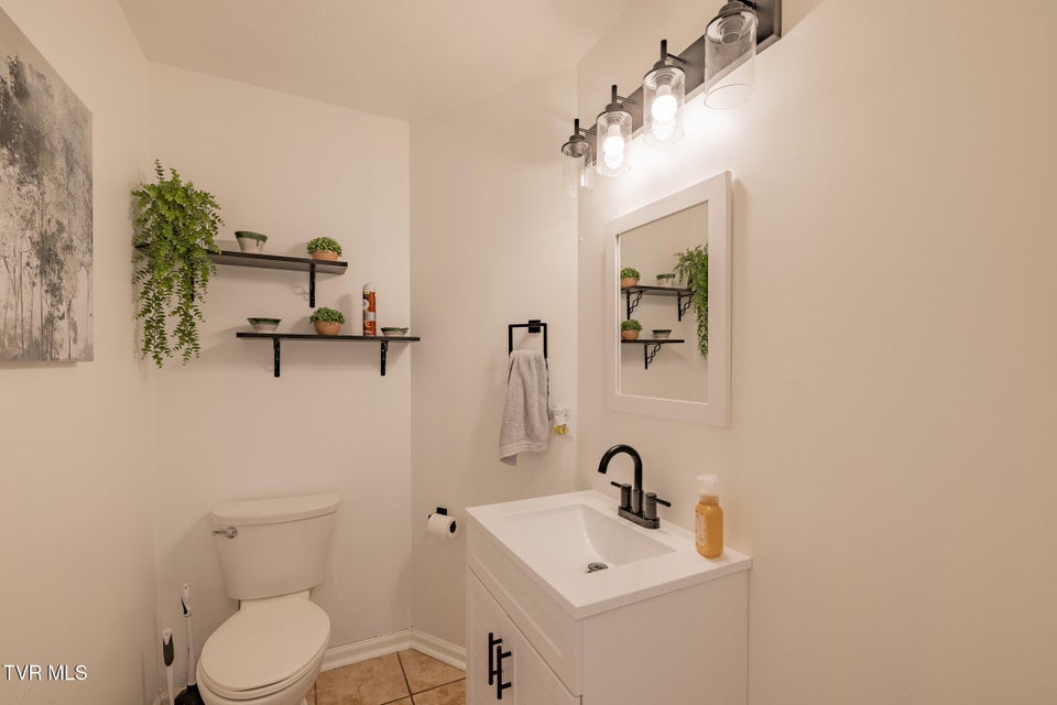 Photo #21: 1331 Bloomingdale Pike