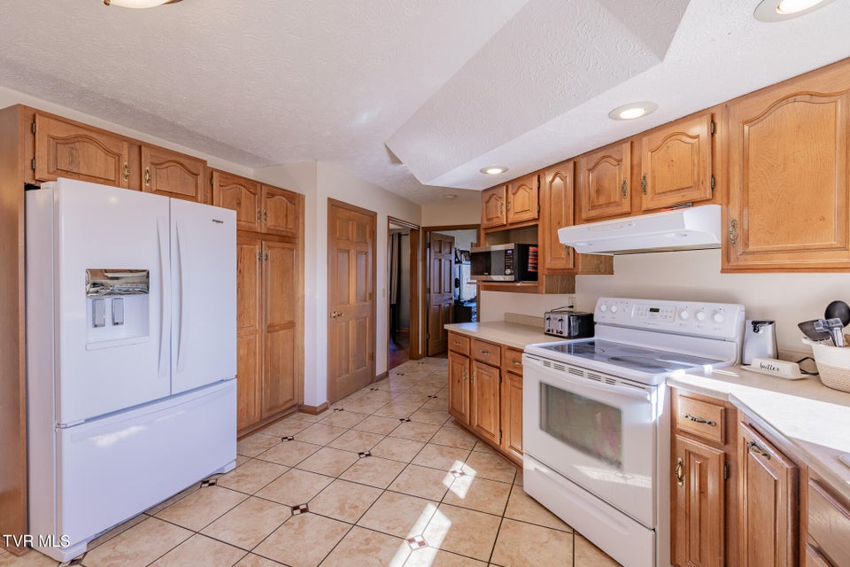 Photo #22: 1331 Bloomingdale Pike