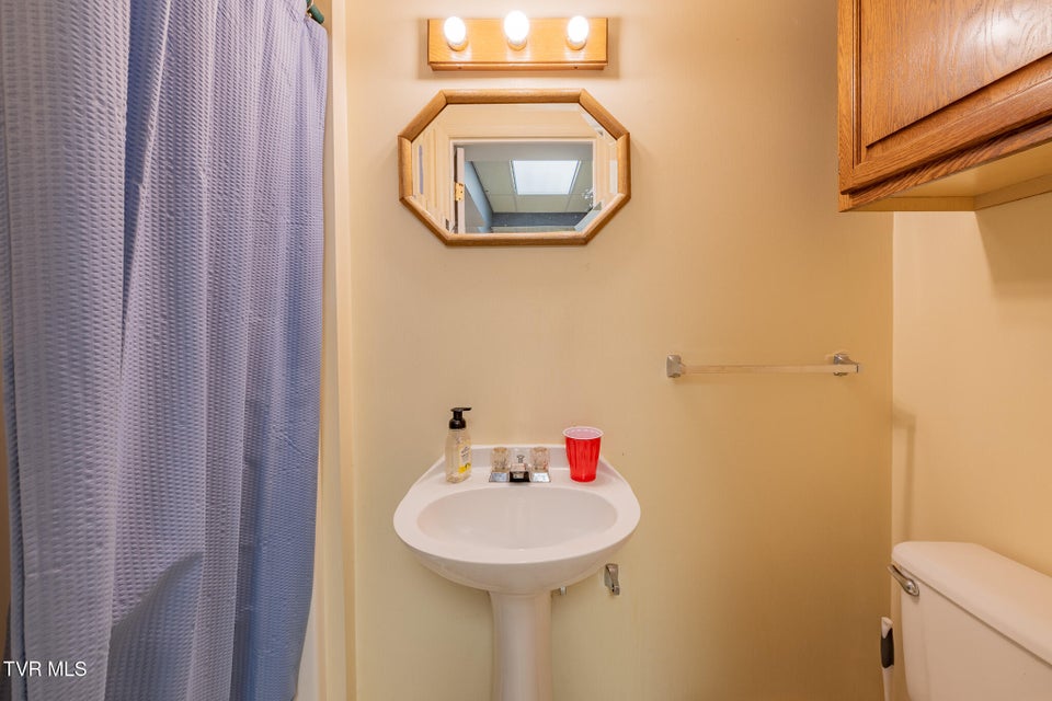 Photo #45: 1331 Bloomingdale Pike