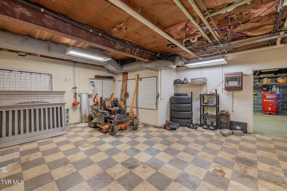 Photo #51: 1331 Bloomingdale Pike