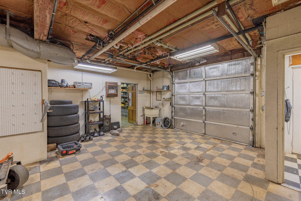 Photo #52: 1331 Bloomingdale Pike