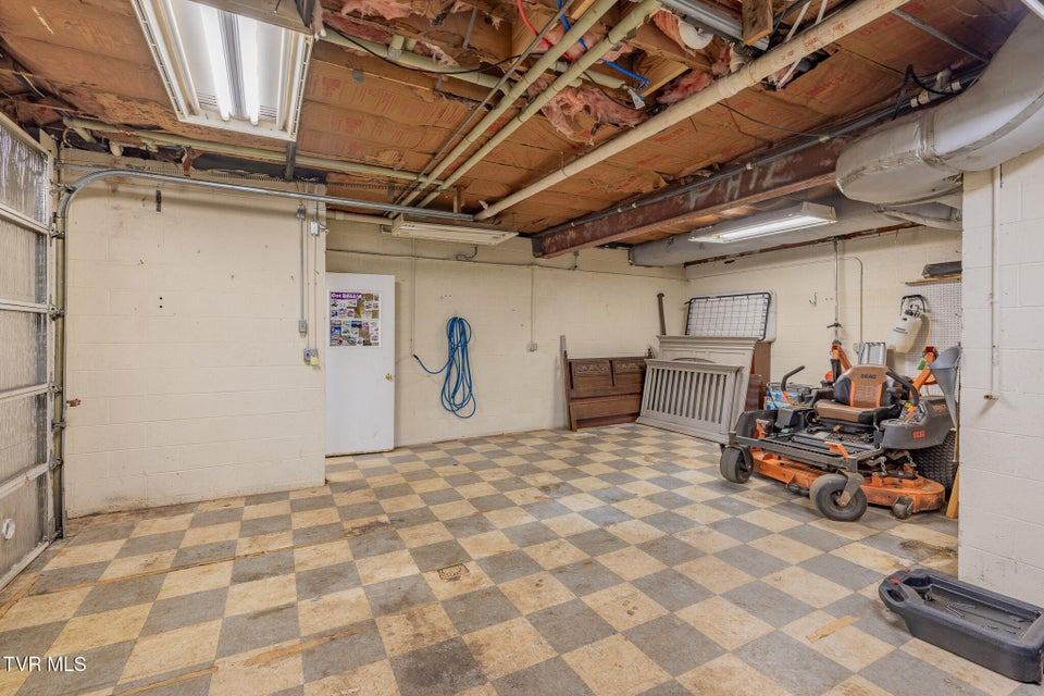 Photo #55: 1331 Bloomingdale Pike