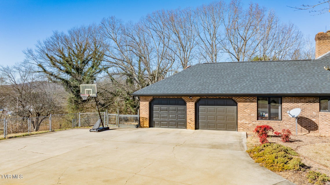 Photo #60: 1331 Bloomingdale Pike