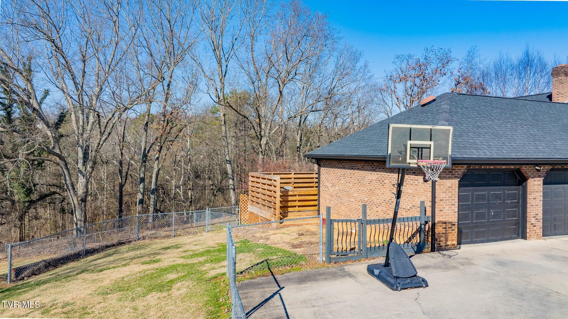 Photo #61: 1331 Bloomingdale Pike