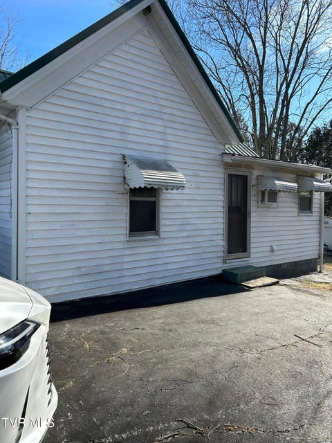 Photo #3: 604 East Church Hill Road