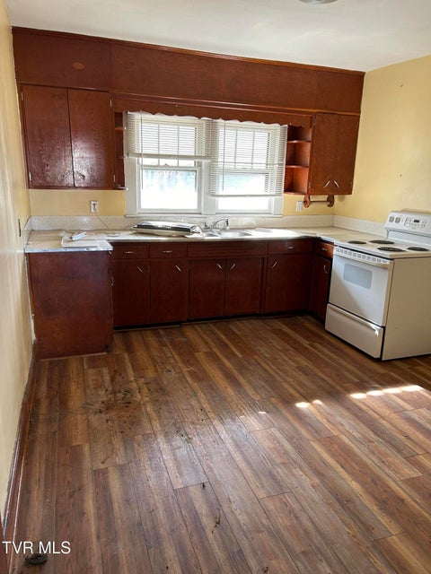 Photo #9: 604 East Church Hill Road