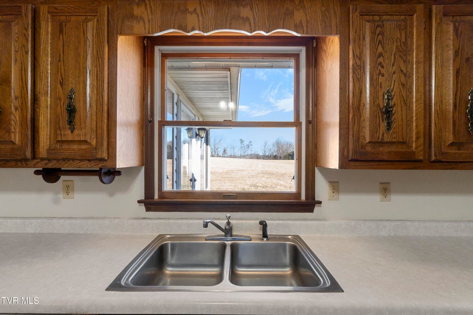 Photo #31: 308 Norton Road