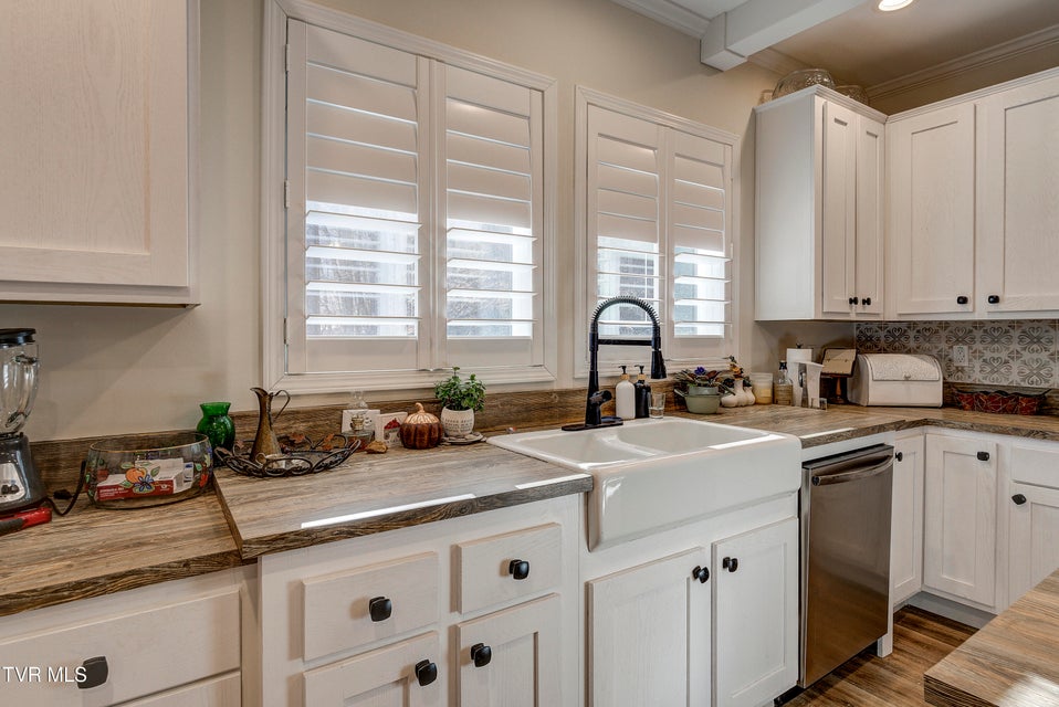 Photo #12: 406 Mathis Road