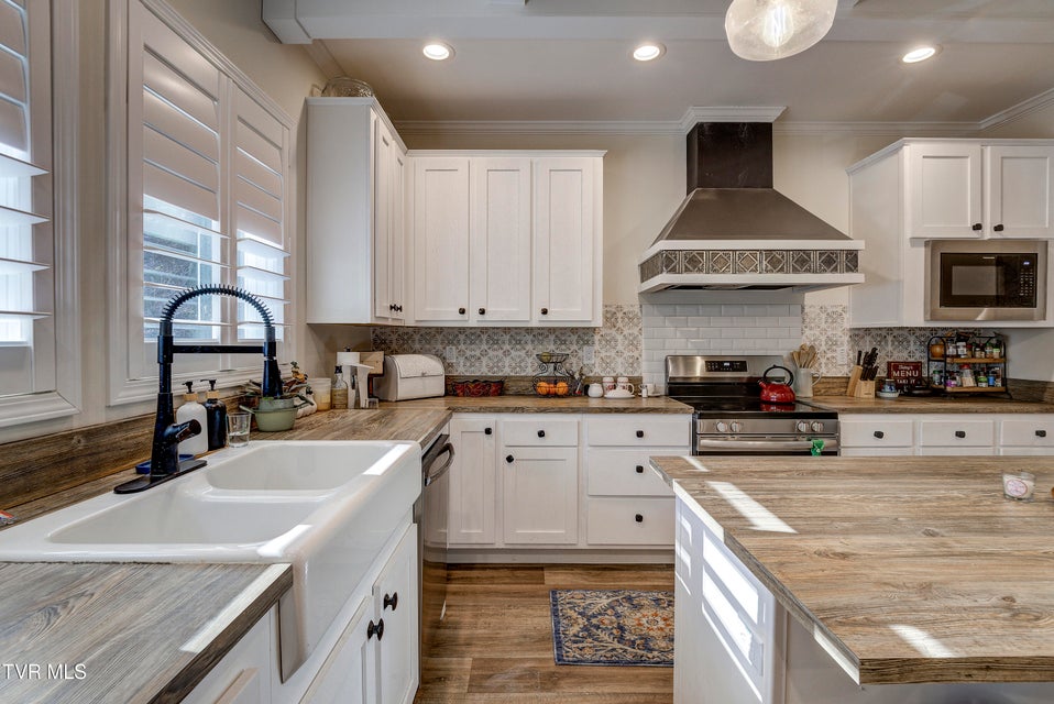 Photo #18: 406 Mathis Road