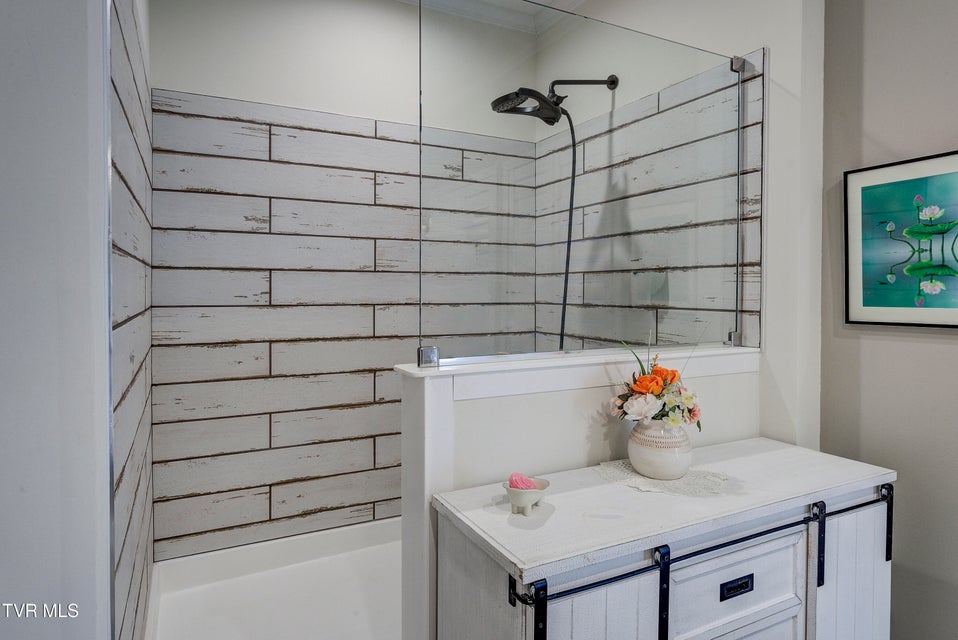 Photo #34: 406 Mathis Road