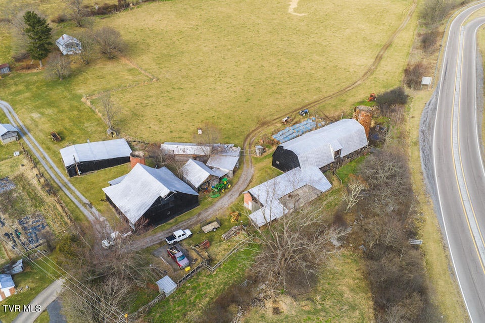 Photo #38: 230 Barnes Lane